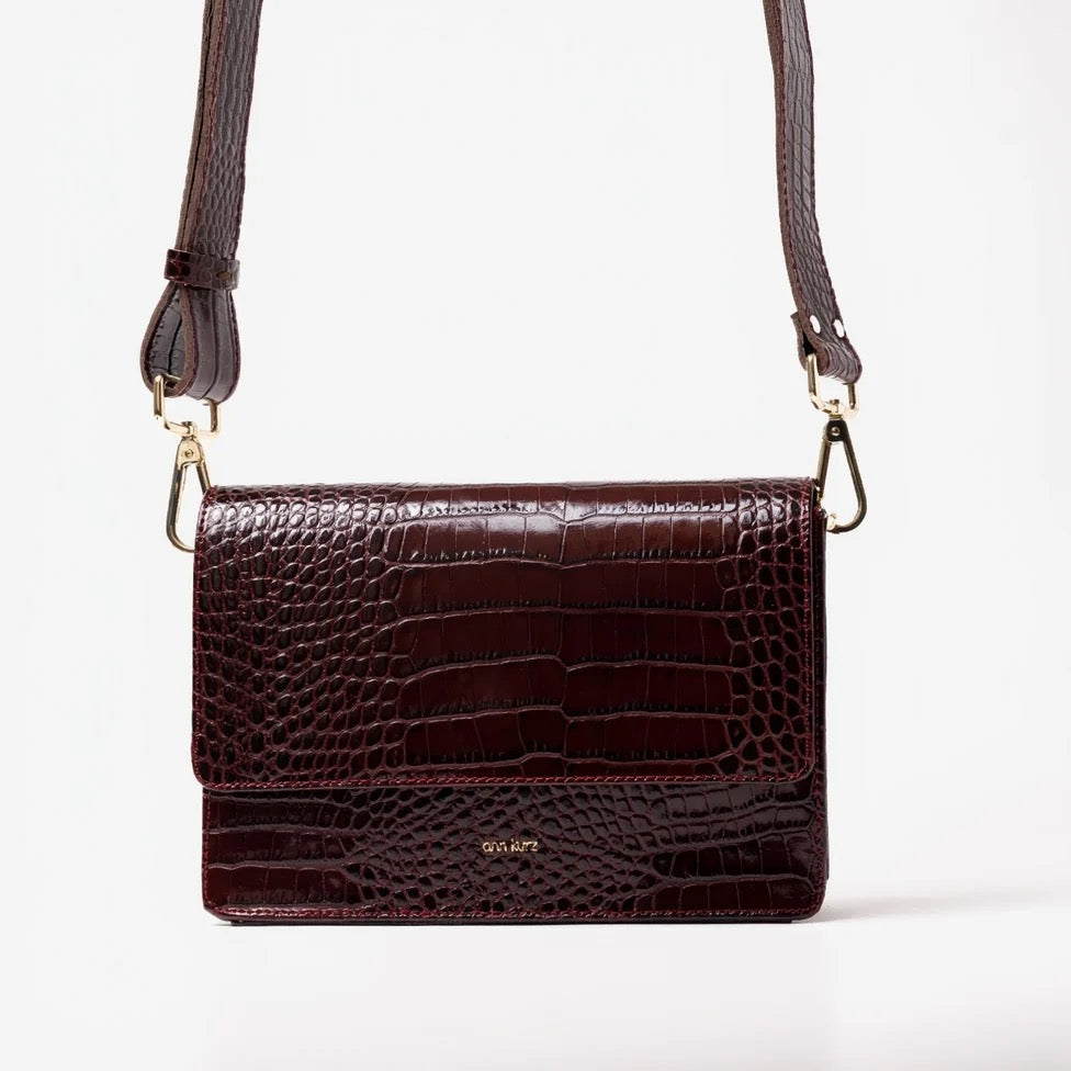 Ann Kurz - the perfect quare bag - croco burgundy