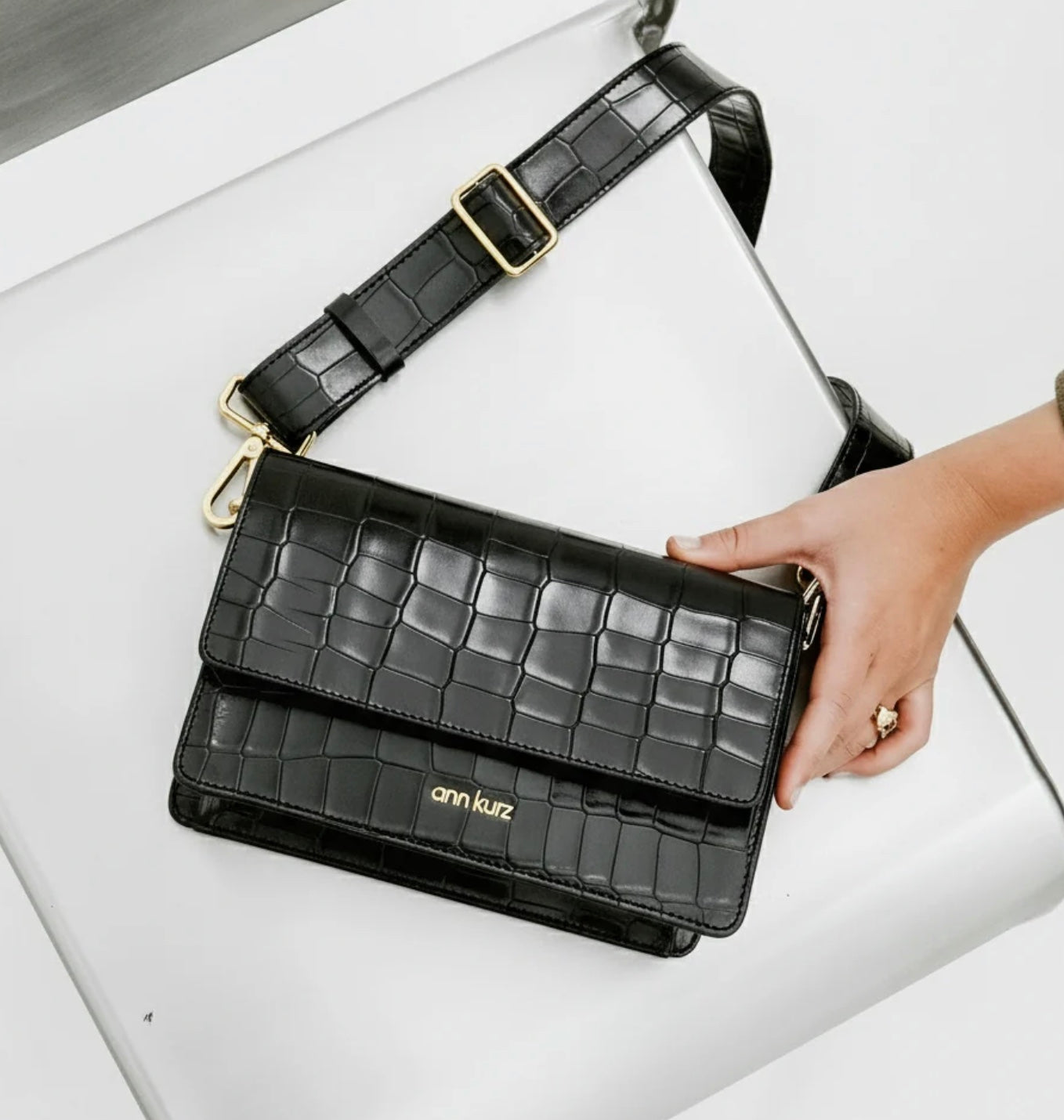 Ann Kurz - the perfect quare bag - croco matt black