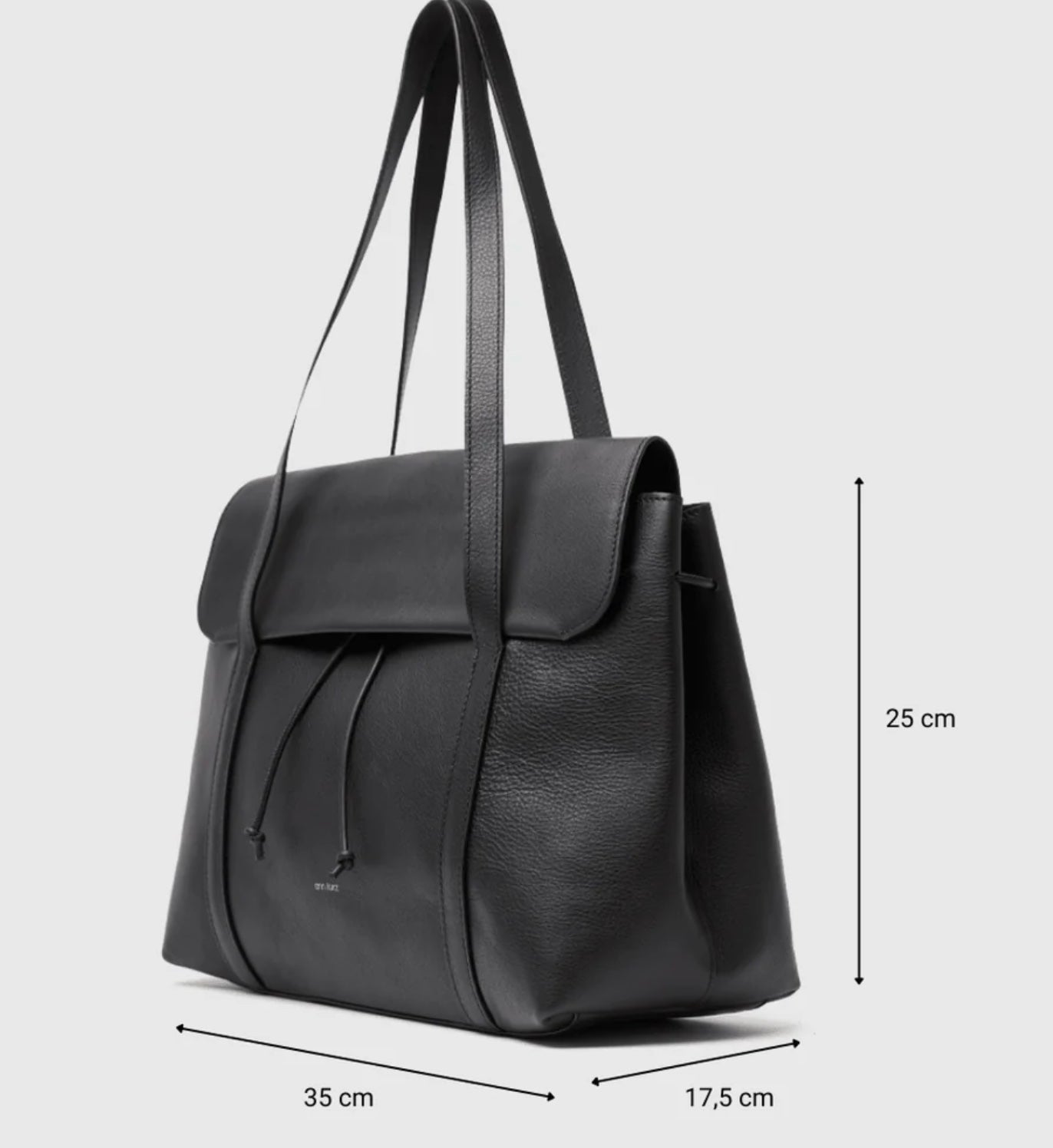 Ann Kurz - the greatest shopper - black